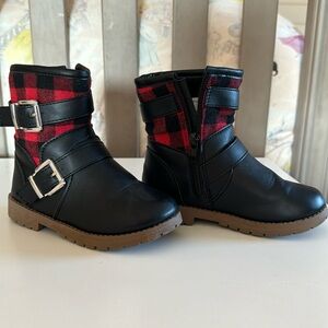 Stepping stones size 8 buffalo plaid boot